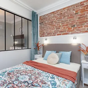 Superapart Wojska Polskiego, Serene Urban Retreat With Skyline Views Warszawa